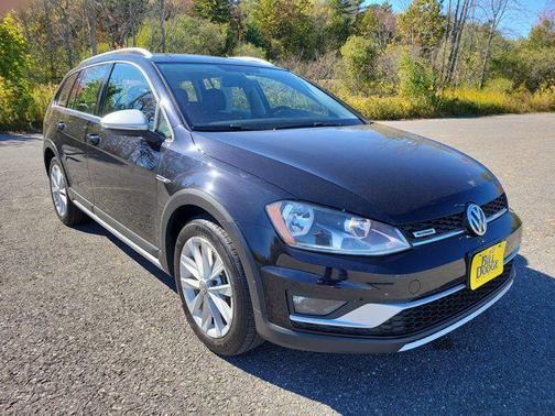 2017 Volkswagen Golf Alltrack TSI S