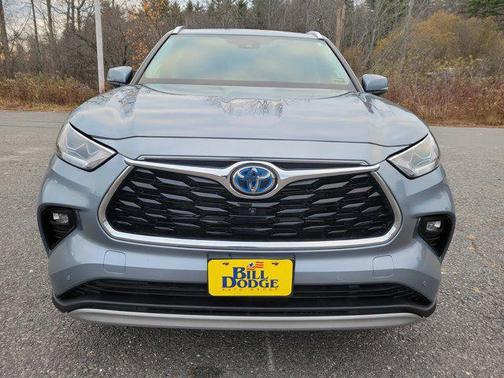 2021 Toyota Highlander Hybrid Platinum