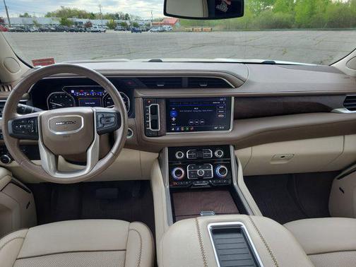 White Frost Tricoat 2021 GMC Yukon Denali