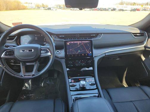 Bright White Clearcoat 2025 Jeep Grand Cherokee Overland