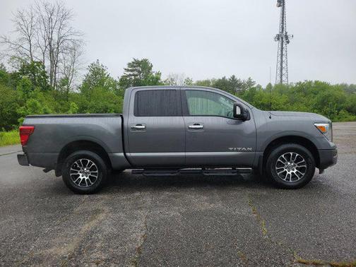 2021 Nissan Titan SV