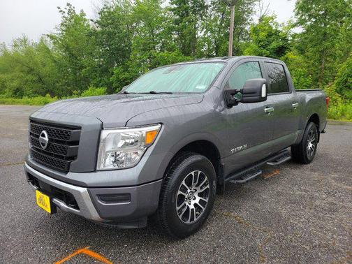 2021 Nissan Titan SV