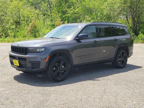 Baltic Gray Metallic Clearcoat 2023 Jeep Grand Cherokee L Altitude