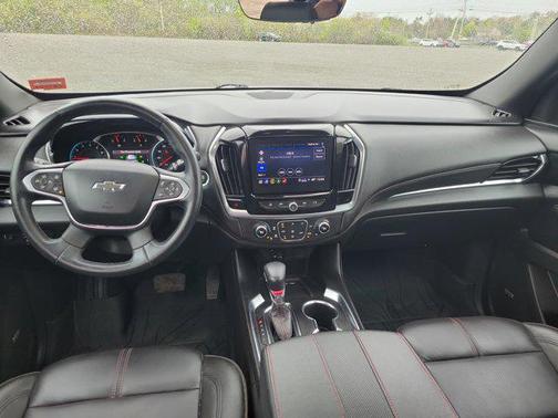 Sterling Gray Metallic 2023 Chevrolet Traverse RS