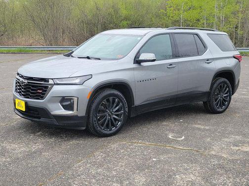 Sterling Gray Metallic 2023 Chevrolet Traverse RS