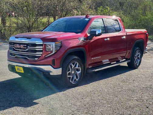 Cayenne Red Tintcoat 2022 GMC Sierra 1500 SLT