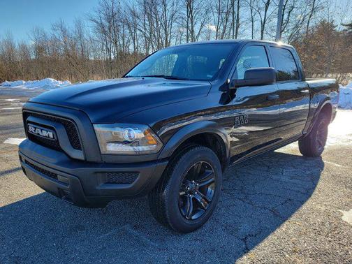 2024 RAM 1500 Classic Warlock Crew Cab 4x4 5'7' Box