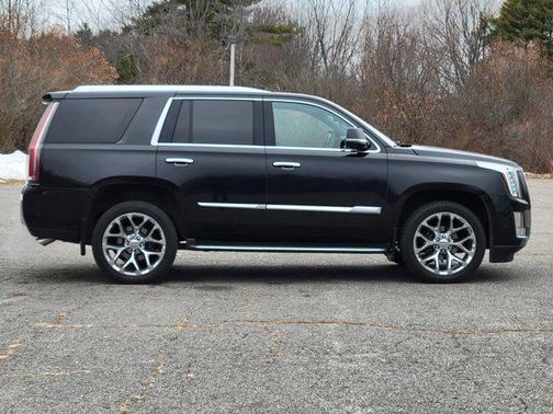 2017 Cadillac Escalade Luxury
