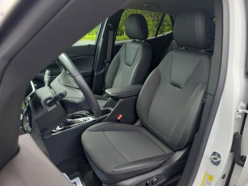 Summit White 2023 Buick Encore GX Select