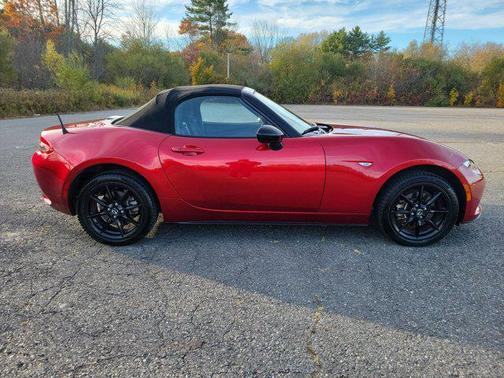 2021 Mazda MX-5 Miata Sport
