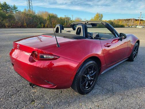 2021 Mazda MX-5 Miata Sport