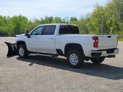 Iridescent Pearl Tricoat 2022 Chevrolet Silverado 3500 LTZ