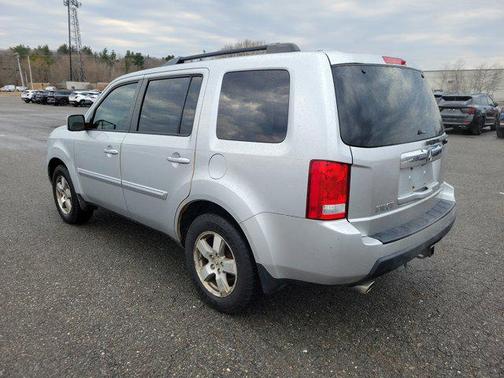 Alabaster Silver Metallic 2011 Honda Pilot EX-L