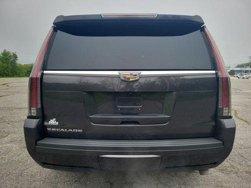2017 Cadillac Escalade Luxury