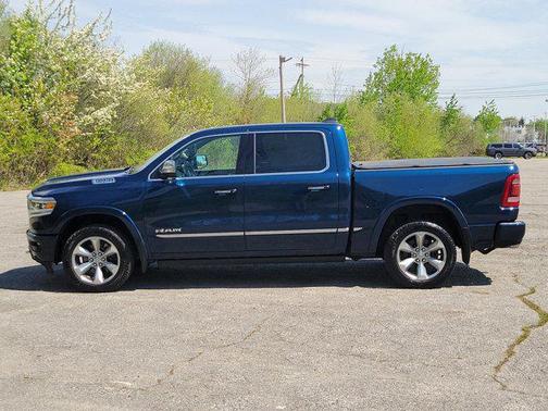 Patriot Blue Pearlcoat 2022 RAM 1500 Limited