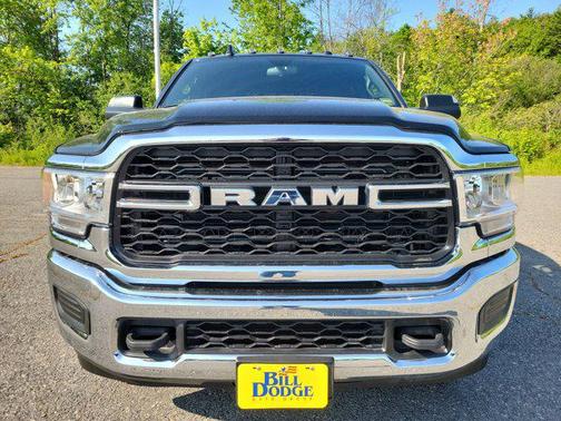 2021 RAM 3500 Tradesman Crew Cab 4x4 6'4' Box