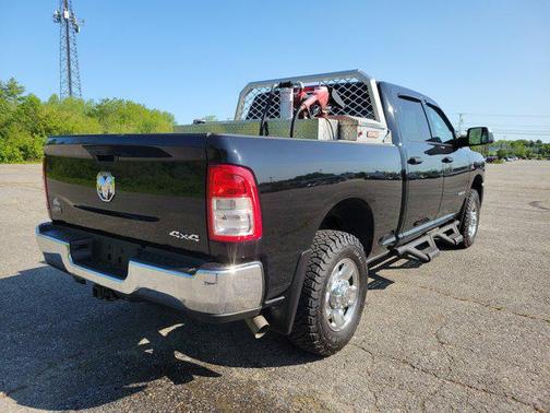 2021 RAM 3500 Tradesman Crew Cab 4x4 6'4' Box