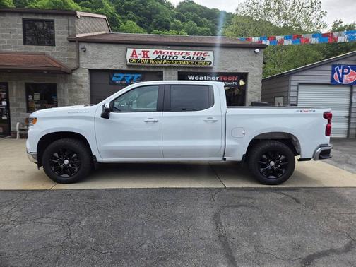 Summit White 2024 Chevrolet Silverado 1500 LT