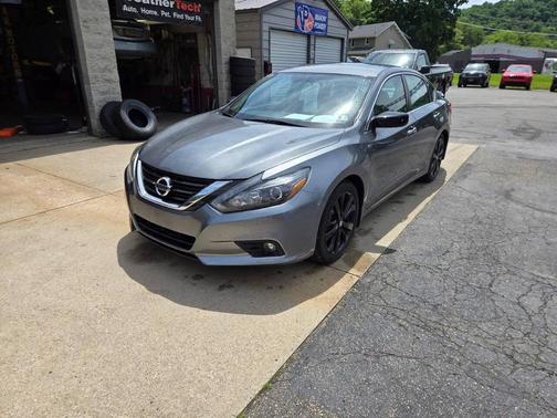 Gun Metallic 2017 Nissan Altima 2.5 SR