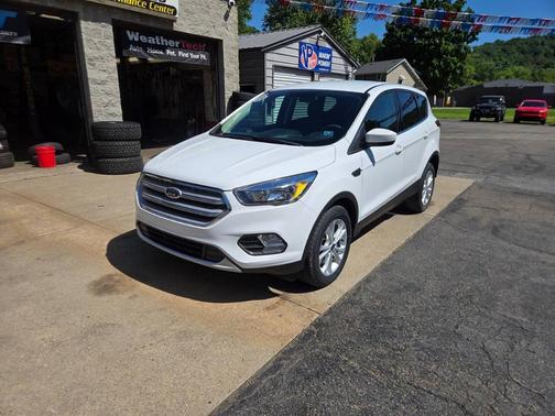 Oxford White 2019 Ford Escape SE