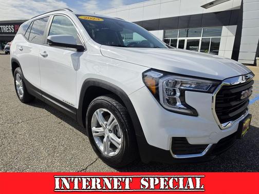 Summit White 2023 GMC Terrain SLE