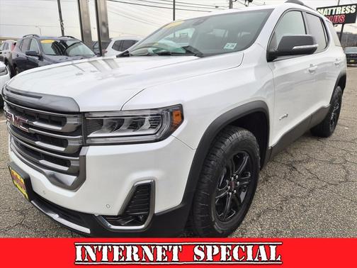White Frost Tricoat 2023 GMC Acadia AWD AT4
