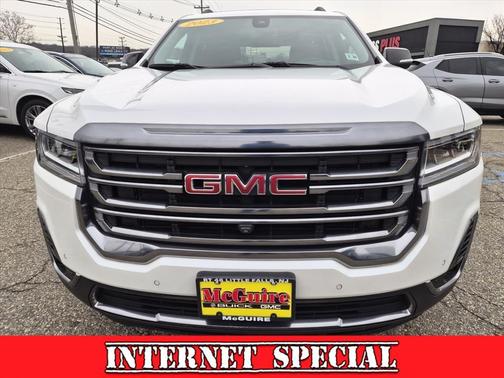 White Frost Tricoat 2023 GMC Acadia AWD AT4