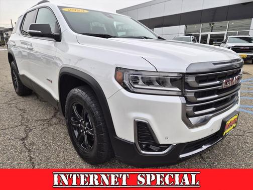 White Frost Tricoat 2023 GMC Acadia AWD AT4