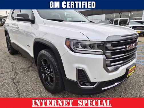 2023 GMC Acadia AWD AT4