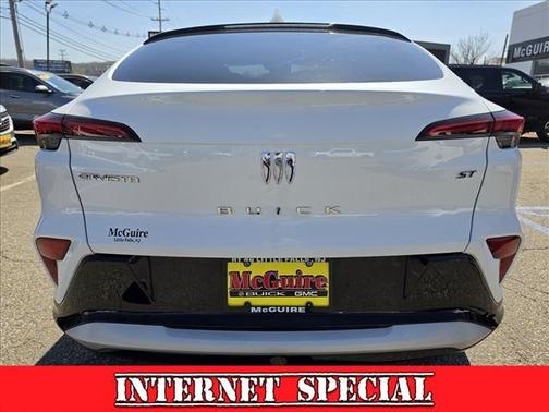 Summit White 2024 Buick Envista Sport Touring FWD