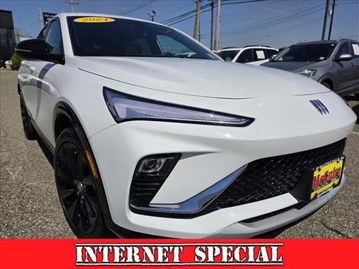 Summit White 2024 Buick Envista Sport Touring FWD