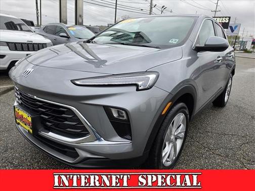 Moonstone Gray Metallic 2024 Buick Encore GX Preferred