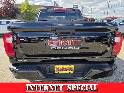 Onyx Black 2023 GMC Canyon Denali