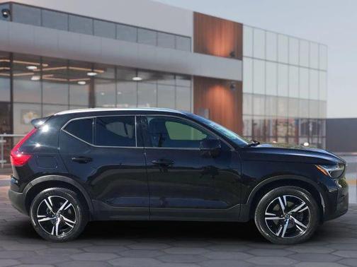 2023 Volvo XC40 B5 Core