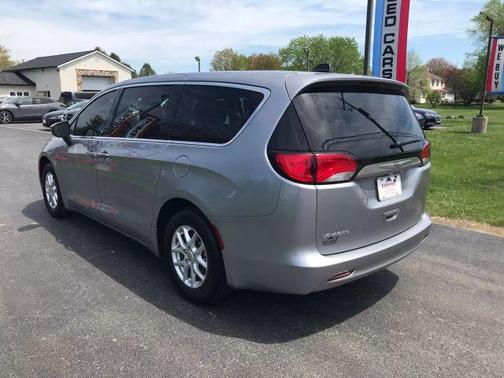 2021 Chrysler Voyager LX