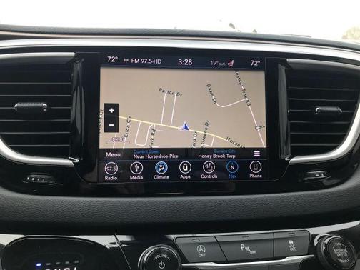 2018 Chrysler Pacifica Touring-L