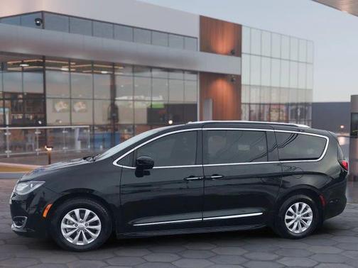 2018 Chrysler Pacifica Touring-L