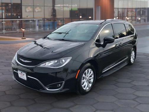 2018 Chrysler Pacifica Touring-L