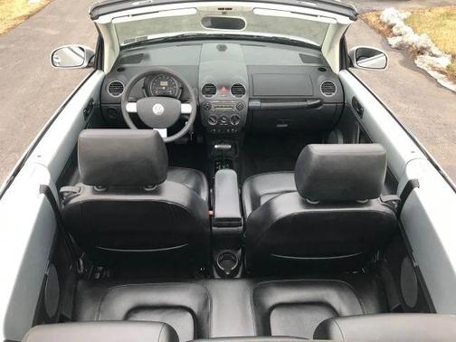 2006 Volkswagen New Beetle 2.5
