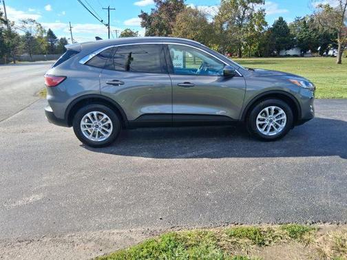2021 Ford Escape SE