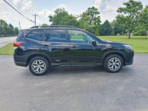 2022 Subaru Forester Premium