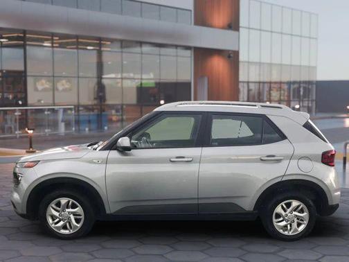 2020 Hyundai VENUE SEL