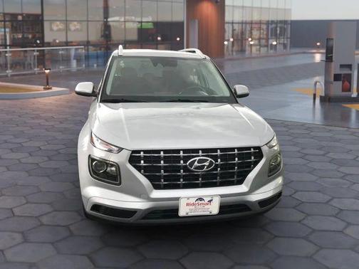 2020 Hyundai VENUE SEL