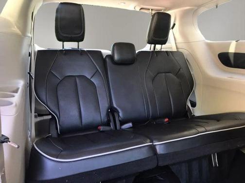 Gray 2023 Chrysler Pacifica Limited