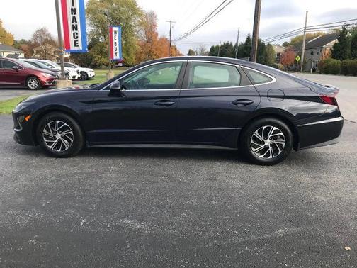 2020 Hyundai SONATA Hybrid Blue