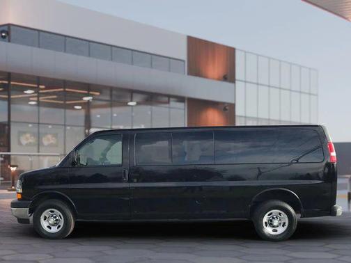 2017 Chevrolet Express 3500 LT