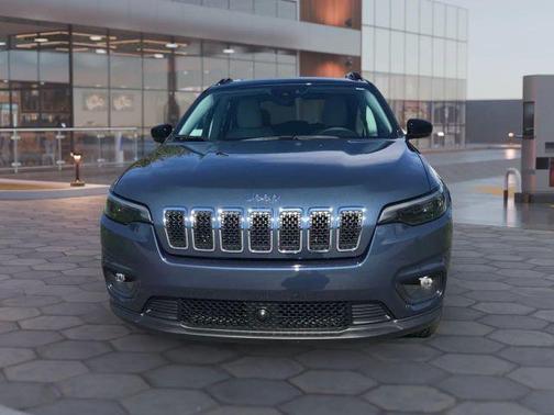 2022 Jeep Cherokee Latitude Lux