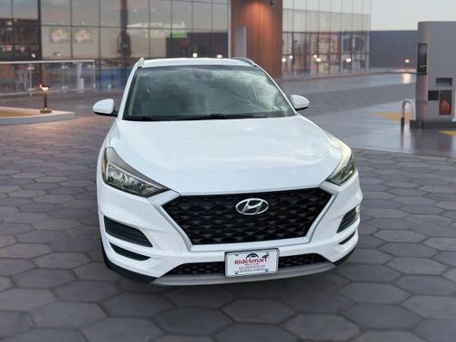 White 2020 Hyundai TUCSON SEL