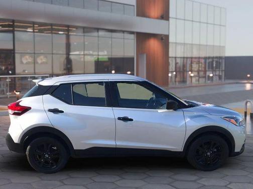 2019 Nissan Kicks SV