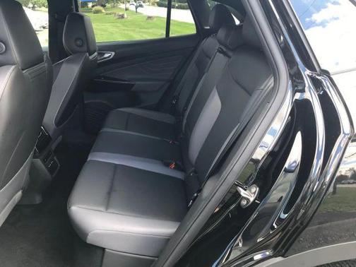 2023 Volkswagen ID.4 Pro S Plus
